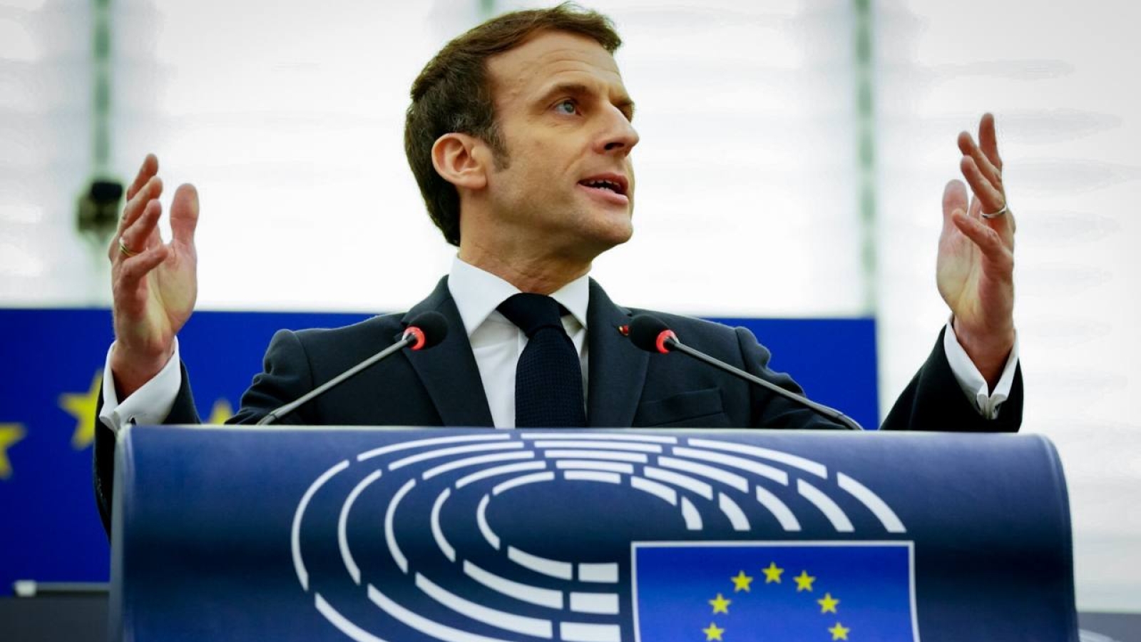 Frankrikes president Emmanuel Macron taler til EU-parlamentet. France Diplomatie on flickr.