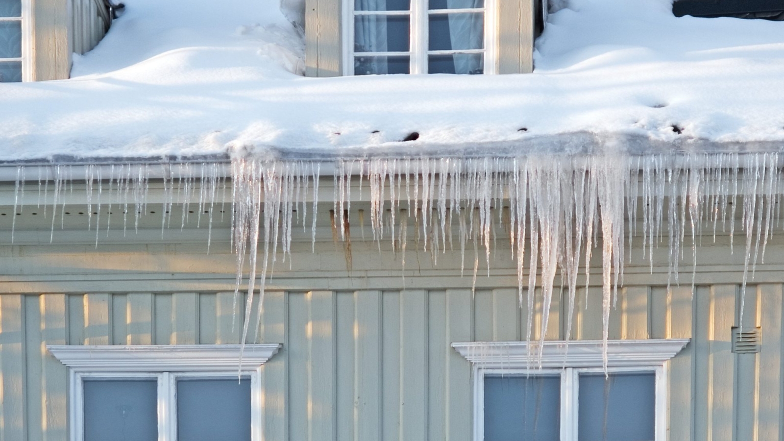 "Dårlig isolert hus". Fotograf: Birger Areklett. CC-lisens. Rettighetshaver: Samfoto, leverandør NTB Scanpix.