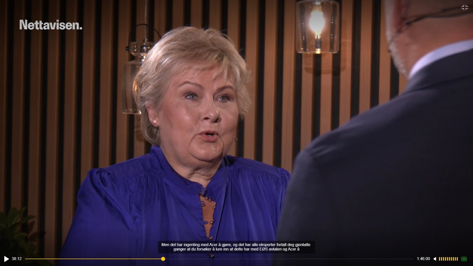 Høyre-leder Erna Solberg og Senterpartiets Trygve Slagsvold Vedum i duell under Nettavisens partilederdebatt 6. august 2025. (Bilde: Skjermdump fra Nettavisen.no).