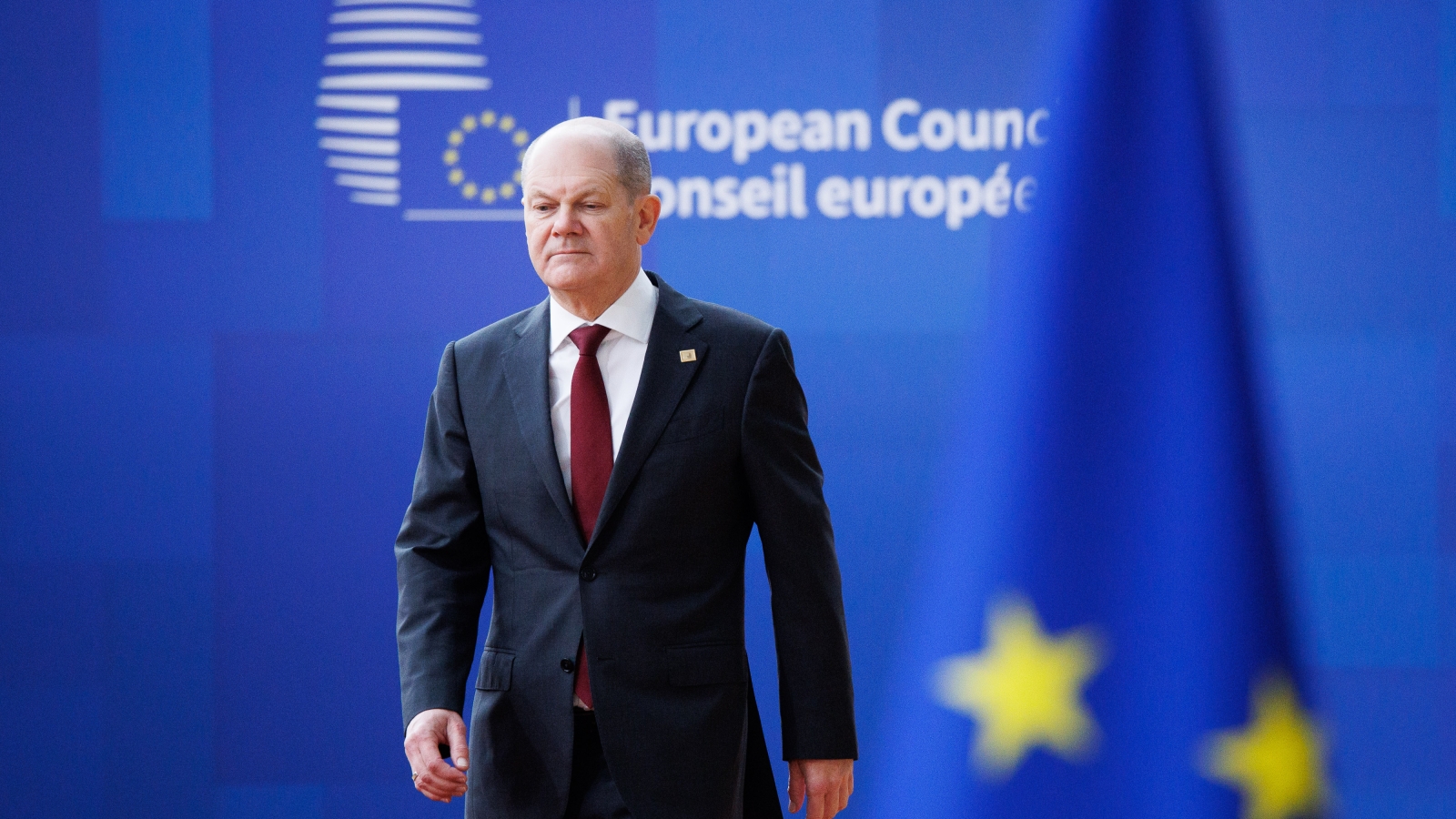 Den tyske kansleren Olaf Scholz på møte i EUs Råd i Brussel. 