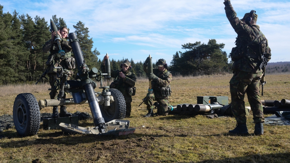 Nederlandske soldater trener i Grafenwoehr, Tyskland, for sertifisering som EU-kampgruppe i 2014.
