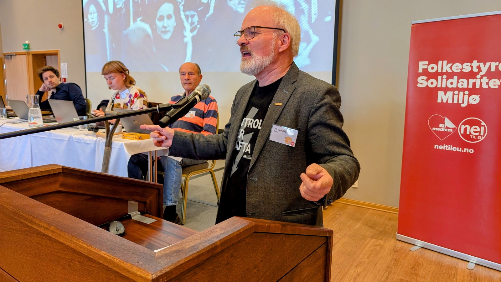 Einar Frogner på Nei til EUs rådsmøte i april 2025. 