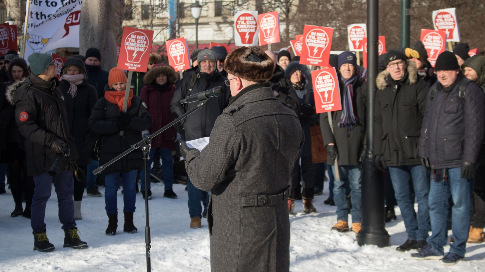 Sunndal-ordfører Ståle Refsti holder appell foran Stortinget 27. februar 2018. CC BY-NC-SA Nei til EU | Eivind Formoe