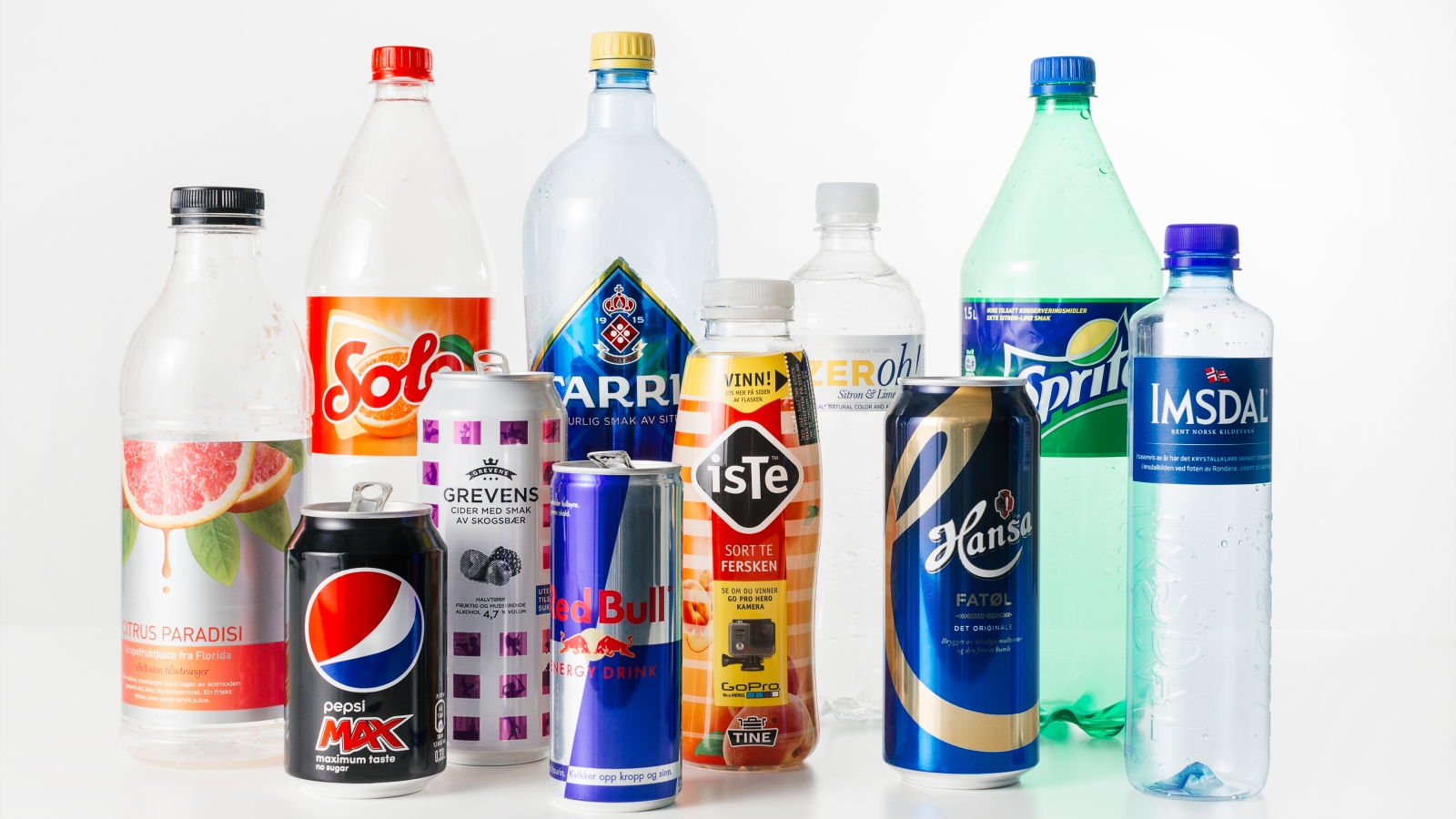 Eksempler på tomgods av plastflasker og bokser. Foto: Infinitum.