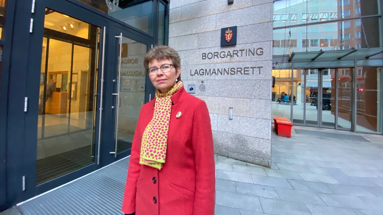Kathrine Kleveland, leder i Nei til EU, utenfor Borgarting lagmannsrett i Oslo.