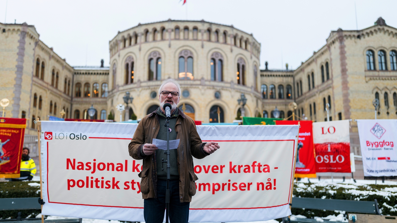 Einar Frogner holdt appell på aksjonsdagen for politisk styrte strømpriser 16. mars 2023. 