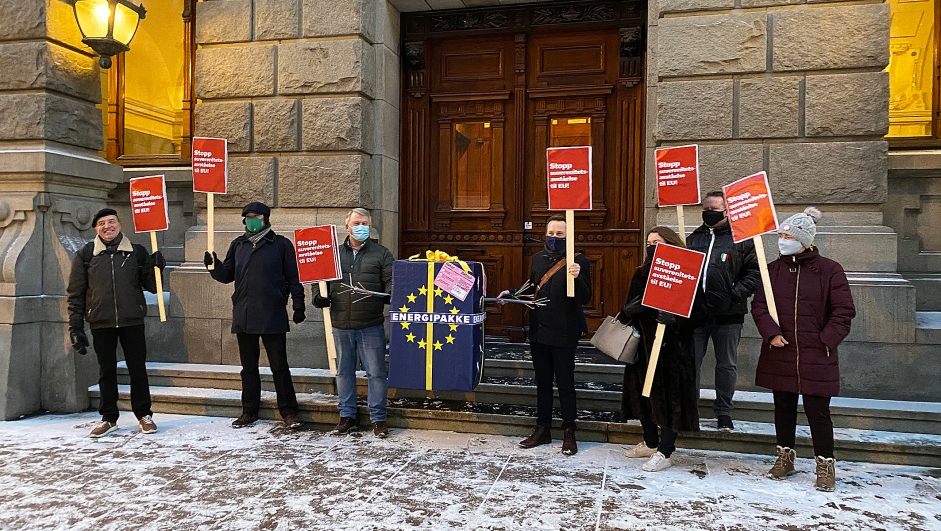 Nei til EU markerte åpningen av Høyesteretts behandling i januar ved å sende EUs energipakke i retur.