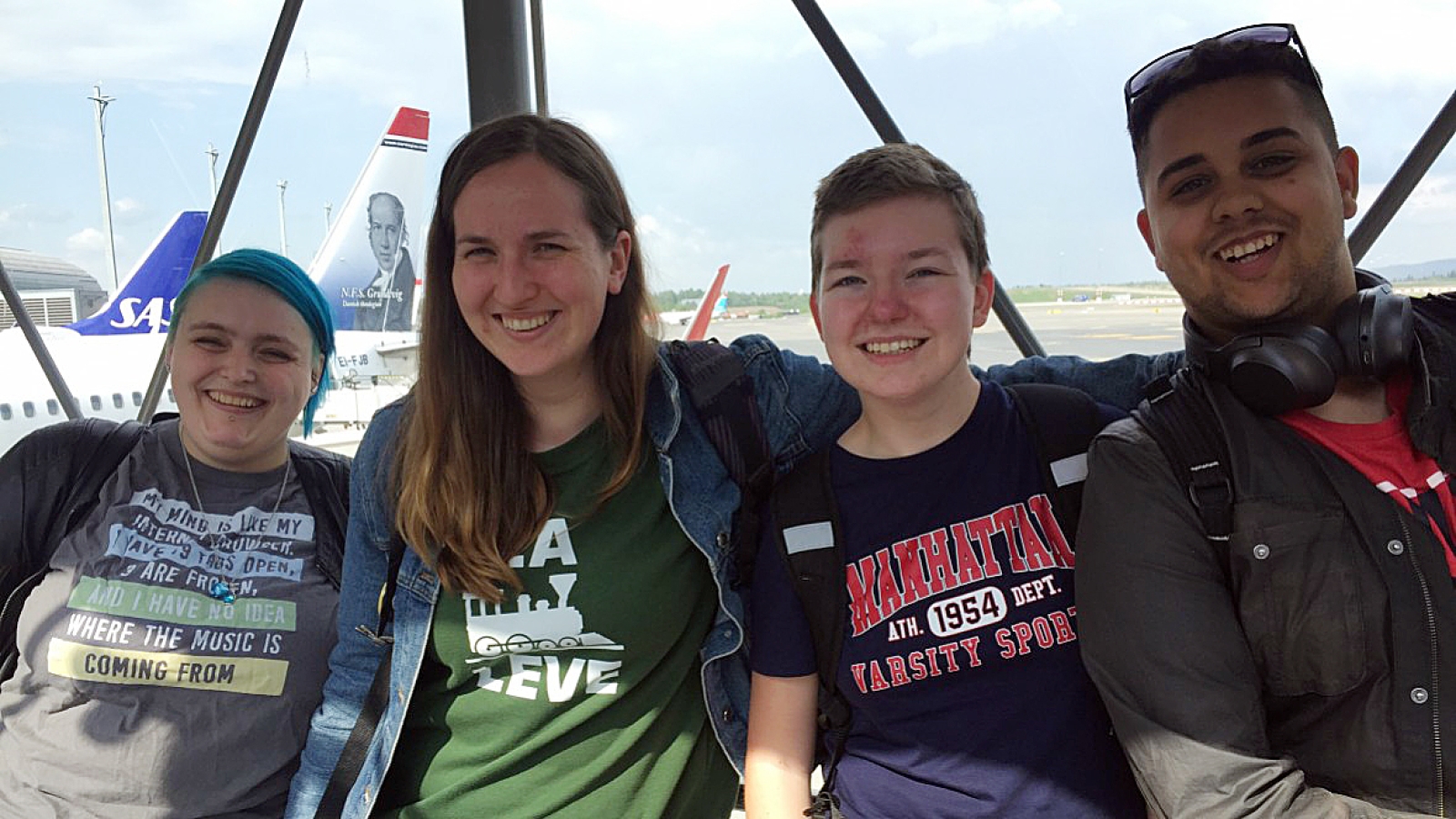 Ungdom mot EU hjelper danske Folkebevægelsen mod EU