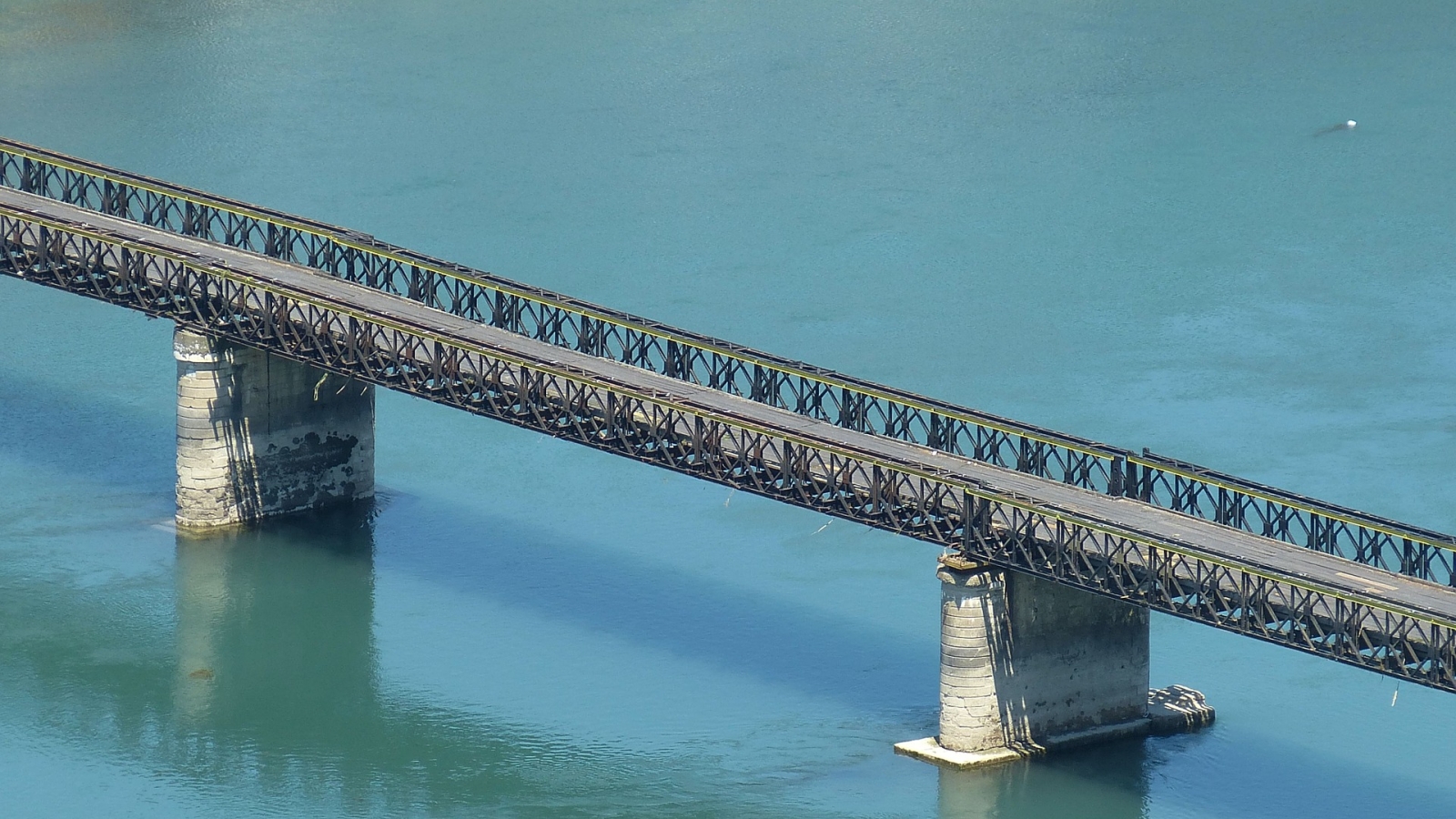 Hva er EFTA-pilaren i EØS?